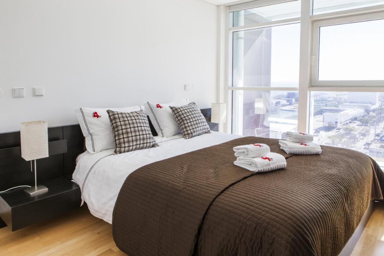Rent4Rest Lisbon Parque Das Nacoes 17Th Floor River View Buitenkant foto